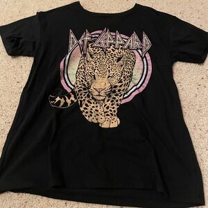 this is a great graphic tee for tweens!